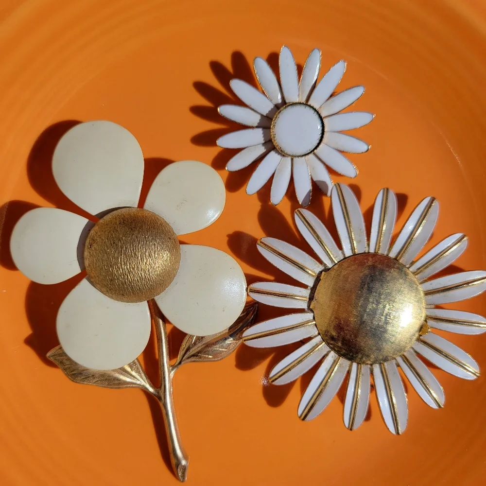 Trio of Vintage Flower Brooches ~ MCM ~ Sarah Coventry ~ Avon ~ Pretty! Mod!